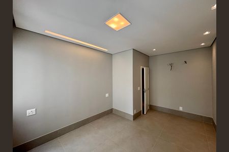 Apartamento à venda com 205m², 4 quartos e 4 vagasSuite 4