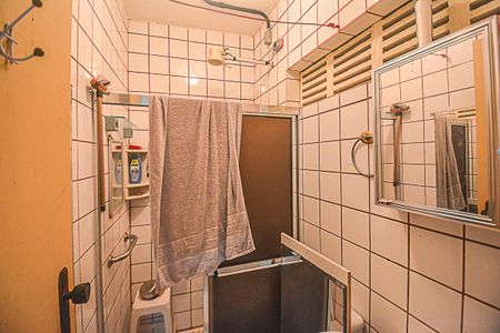 Casa à venda com 180m², 3 quartos e 2 vagasBanheiro de serviço