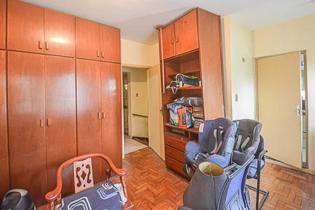 Casa à venda com 180m², 3 quartos e 2 vagasSuíte