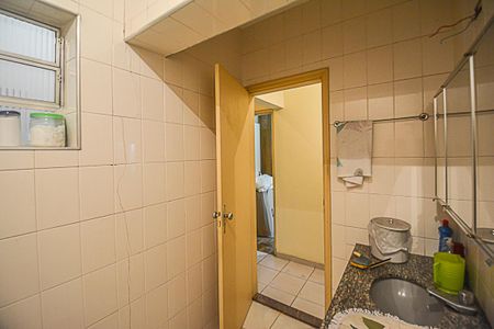 Casa à venda com 180m², 3 quartos e 2 vagasBanheiro Social