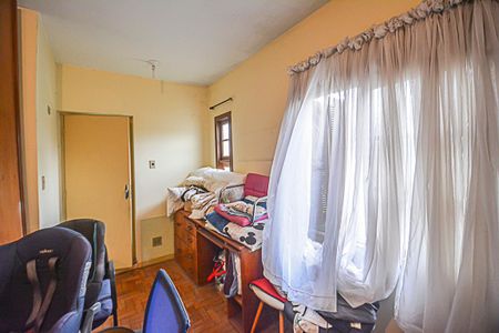 Casa à venda com 180m², 3 quartos e 2 vagasSuíte