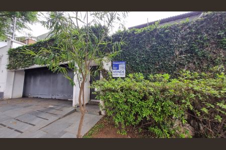 Casa à venda com 296m², 3 quartos e 2 vagasFachada