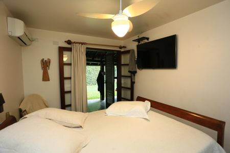 Casa à venda com 296m², 3 quartos e 2 vagasSuíte