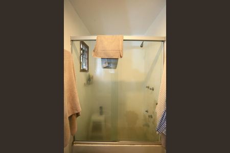 Casa à venda com 296m², 3 quartos e 2 vagasBanheiro da Suíte