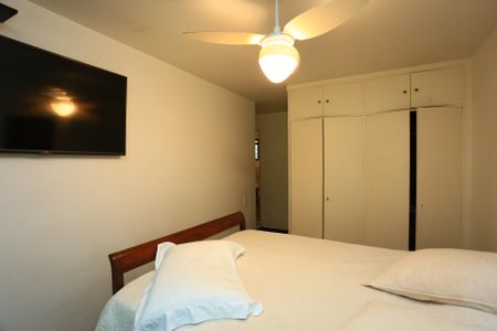 Casa à venda com 296m², 3 quartos e 2 vagasSuíte