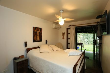 Casa à venda com 296m², 3 quartos e 2 vagasSuíte