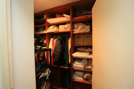 Casa à venda com 296m², 3 quartos e 2 vagasSuíte