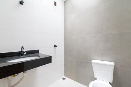 Casa à venda com 78m², 2 quartos e 1 vaga Casa à venda com 78m², 2 quartos e 1 vagaBanheiro da Suíte 1