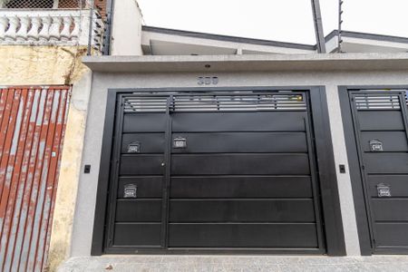 Casa à venda com 78m², 2 quartos e 1 vaga Casa à venda com 78m², 2 quartos e 1 vagaFachada