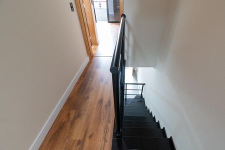 Casa à venda com 78m², 2 quartos e 1 vaga Casa à venda com 78m², 2 quartos e 1 vagaCorredor