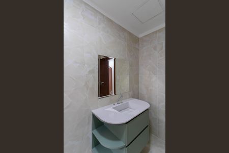 Casa para alugar com 53m², 2 quartos e 1 vaga Casa para alugar com 53m², 2 quartos e 1 vagaBanheiro