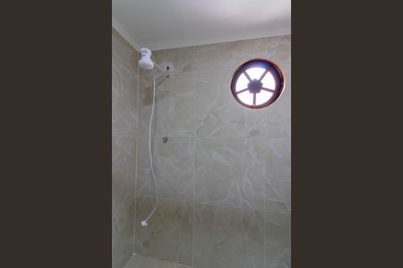 Casa para alugar com 53m², 2 quartos e 1 vaga Casa para alugar com 53m², 2 quartos e 1 vagaBanheiro