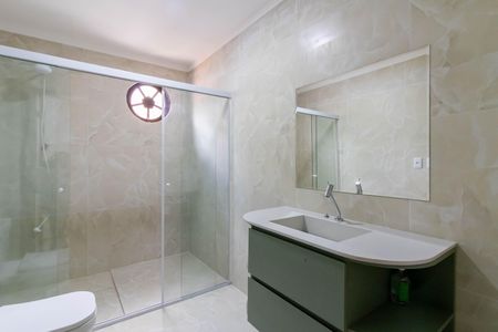 Casa para alugar com 53m², 2 quartos e 1 vaga Casa para alugar com 53m², 2 quartos e 1 vagaBanheiro