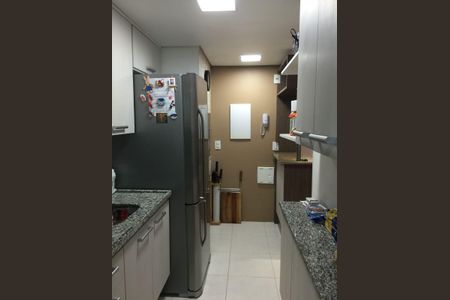 Cozinha de apartamento à venda com 3 quartos, 86m² em Passo d’Areia, Porto Alegre