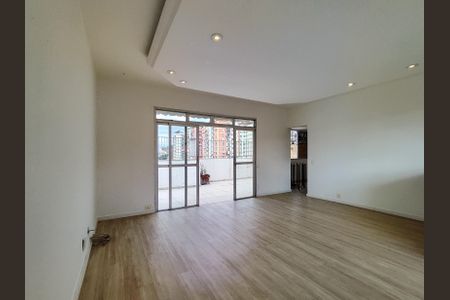 Apartamento à venda com 122m², 2 quartos e 1 vaga Apartamento à venda com 122m², 2 quartos e 1 vagaCobertura - Sala