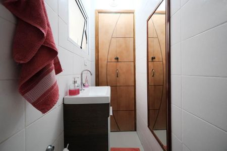 Casa à venda com 84m², 3 quartos e 2 vagasLavabo