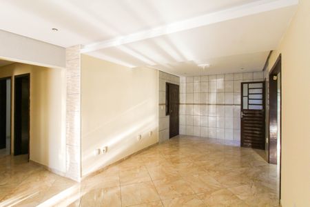 Casa à venda com 80m², 3 quartos e 2 vagas Casa à venda com 80m², 3 quartos e 2 vagasSala