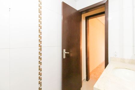 Casa à venda com 80m², 3 quartos e 2 vagas Casa à venda com 80m², 3 quartos e 2 vagasBanheiro da Suíte