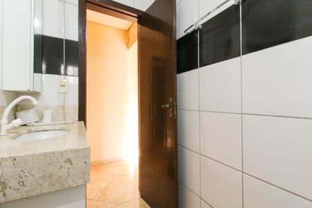 Casa à venda com 80m², 3 quartos e 2 vagas Casa à venda com 80m², 3 quartos e 2 vagasBanheiro Social