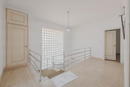 Casa à venda com 418m², 4 quartos e 8 vagasCorredor