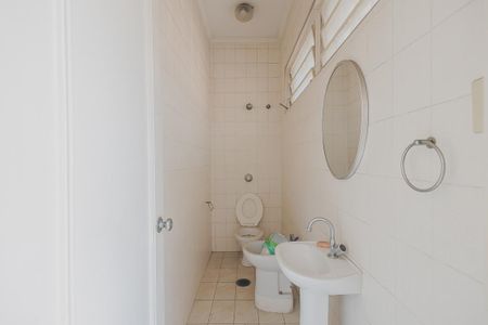 Casa à venda com 418m², 4 quartos e 8 vagasLavabo