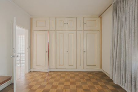 Casa à venda com 418m², 4 quartos e 8 vagasSuíte