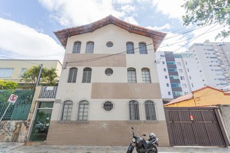 Apartamento à venda com 77m², 3 quartos e 1 vaga Apartamento à venda com 77m², 3 quartos e 1 vagaFachada