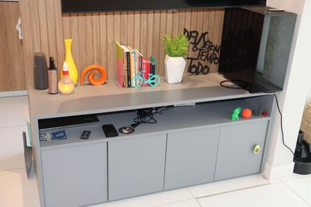 Sala de apartamento para alugar com 2 quartos, 45m² em Jardim Barro Branco, Cotia