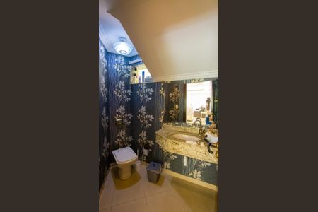 Casa à venda com 347m², 4 quartos e 6 vagas Casa à venda com 347m², 4 quartos e 6 vagasBanheiro