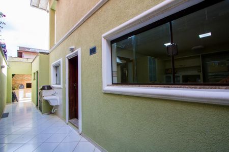 Casa à venda com 347m², 4 quartos e 6 vagas Casa à venda com 347m², 4 quartos e 6 vagasCorredor