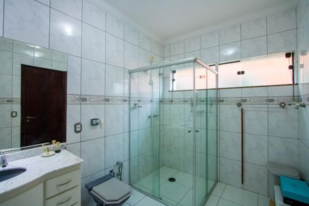 Casa à venda com 347m², 4 quartos e 6 vagas Casa à venda com 347m², 4 quartos e 6 vagasBanheiro