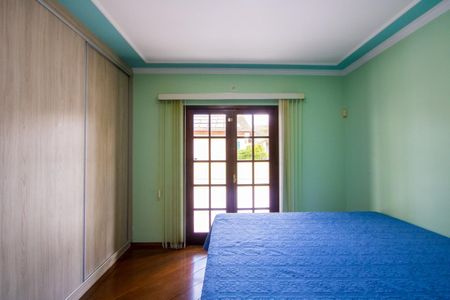 Casa à venda com 347m², 4 quartos e 6 vagas Casa à venda com 347m², 4 quartos e 6 vagasQuarto