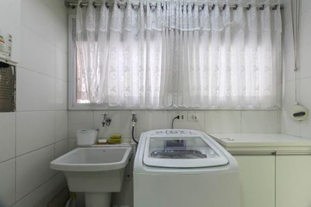 Apartamento à venda com 127m², 3 quartos e 2 vagas Apartamento à venda com 127m², 3 quartos e 2 vagasÁrea de Serviço