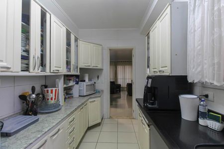Apartamento à venda com 127m², 3 quartos e 2 vagas Apartamento à venda com 127m², 3 quartos e 2 vagasCozinha
