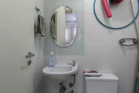 Apartamento à venda com 127m², 3 quartos e 2 vagas Apartamento à venda com 127m², 3 quartos e 2 vagasBanheiro de Serviço