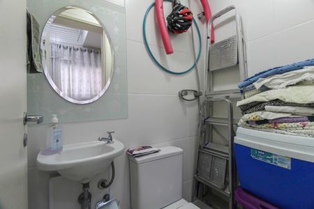 Apartamento à venda com 127m², 3 quartos e 2 vagas Apartamento à venda com 127m², 3 quartos e 2 vagasBanheiro de Serviço