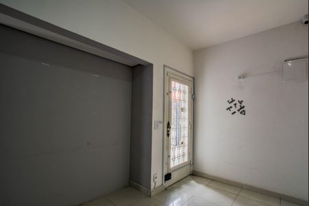 Casa para alugar com 244m², 3 quartos e sem vaga Casa para alugar com 244m², 3 quartos e sem vagaSala