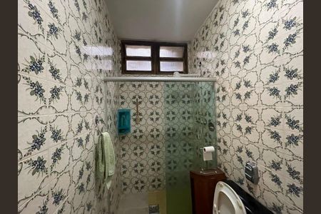 Casa à venda com 550m², 3 quartos e 5 vagasBanheiro da Suíte 2