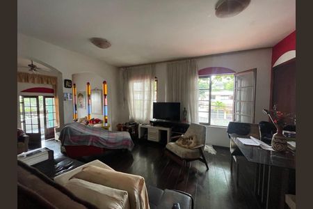 Casa à venda com 550m², 3 quartos e 5 vagasSala