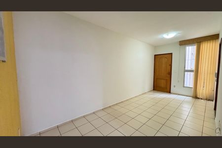Apartamento para alugar com 65m², 3 quartos e 1 vaga Apartamento para alugar com 65m², 3 quartos e 1 vagaSala