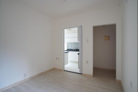 Sala de apartamento para alugar com 1 quarto, 40m² em Petrópolis, Porto Alegre