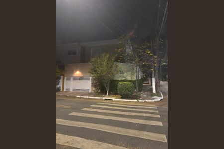 Casa à venda com 240m², 4 quartos e 2 vagasVista