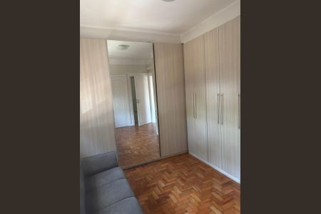 Casa à venda com 240m², 4 quartos e 2 vagasQuarto