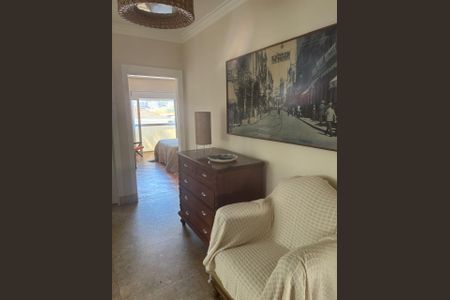 Casa à venda com 240m², 4 quartos e 2 vagasCorredor