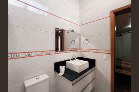 Casa de condomínio à venda com 374m², 2 quartos e 7 vagasBanheiro da Suíte 2