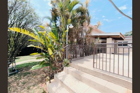 Casa de condomínio à venda com 374m², 2 quartos e 7 vagasQuintal