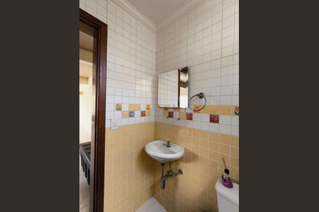 Casa de condomínio à venda com 374m², 2 quartos e 7 vagasÁrea comum - Banheiro do Salão