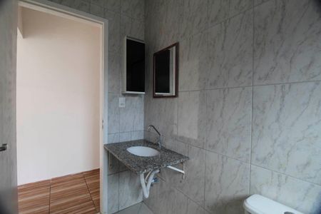 Casa para alugar com 100m², 2 quartos e 1 vaga Casa para alugar com 100m², 2 quartos e 1 vagaBanheiro