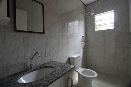 Casa para alugar com 100m², 2 quartos e 1 vaga Casa para alugar com 100m², 2 quartos e 1 vagaBanheiro