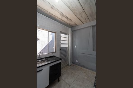 Cozinha de casa para alugar com 1 quarto, 40m² em Parque Casa de Pedra, São Paulo